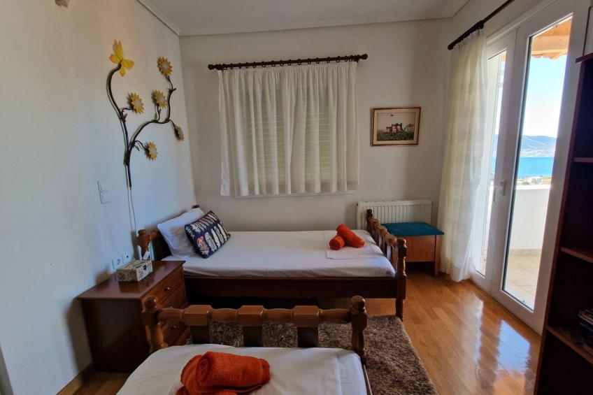 Vollständig umschlossene und großzügig angelegte dreistöckige Ferienvilla mit f - foto 40