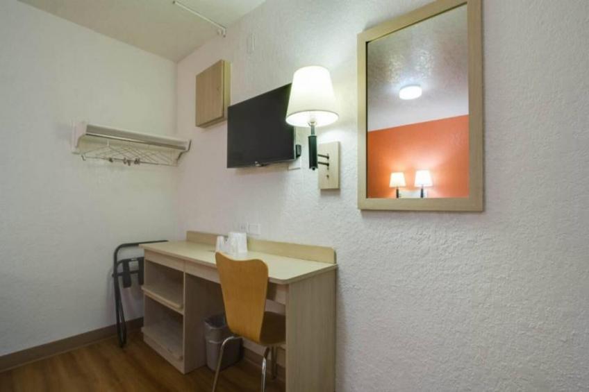 1 Full Bed  Mob Acc RI Shwr Nsmk Micfridge - foto 26
