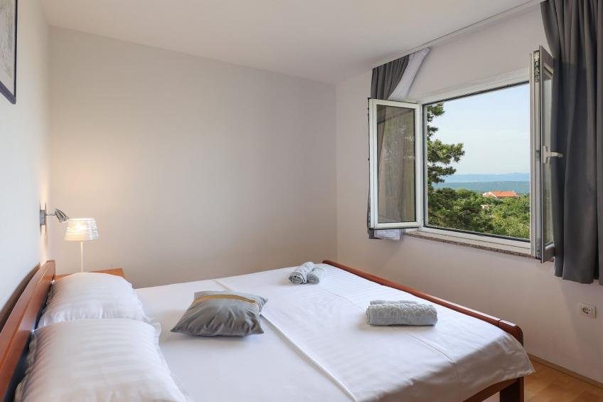 Peaceful Nature Retreat Near Krk Town with BBQ and Parking - Standard Two Bedroom Apartment - foto 5