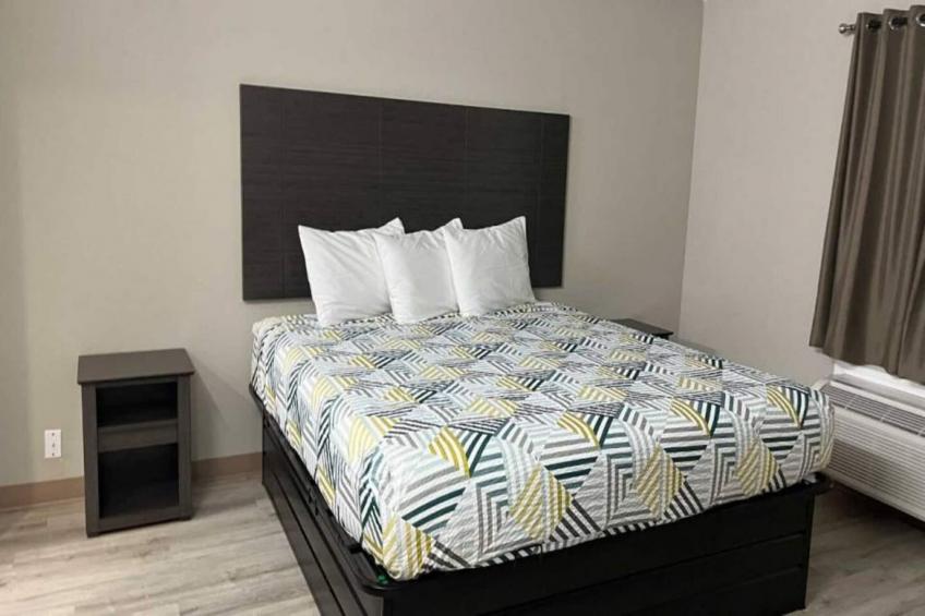 1 King Bed  Non-Smoking - foto 7