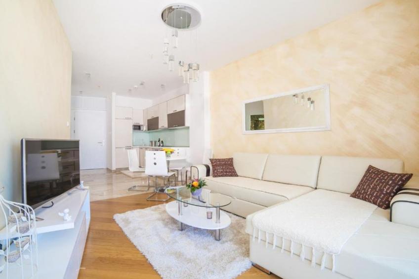 Exclusive Budva Stay Steps From the Beach - One Bedroom Apartment with Balcony - foto 6