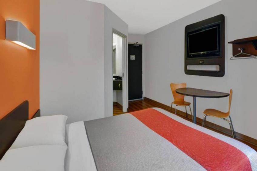 1 Full Bed  Micfridge - foto 15