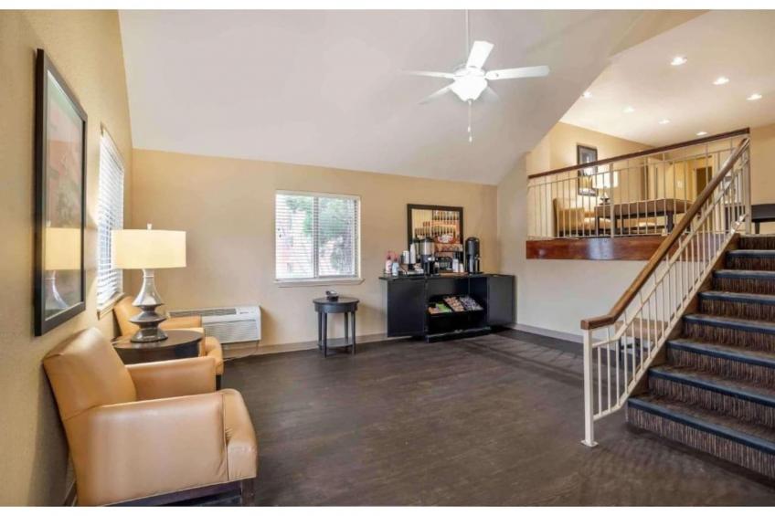 1 King Bed | Hearing Accessible, Kitchen - foto 77