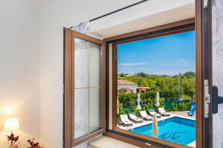 Villa Kamenica  im mediterranen Stil mit Innen- und Außenpool - foto 39