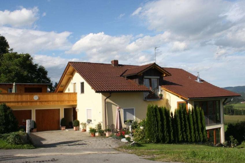 79082