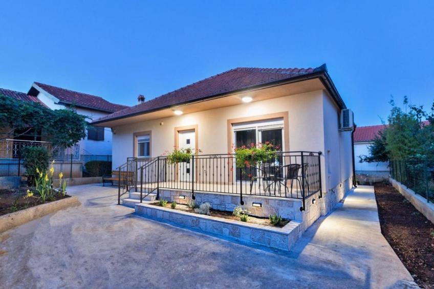 Mihael Holiday House - Three Bedroom Holiday Home with jacuzzi - foto 22