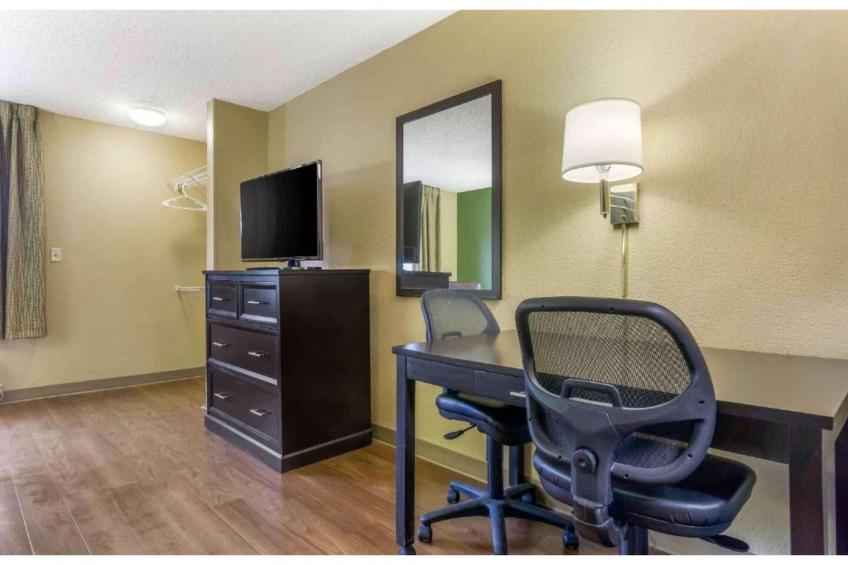 1 Queen Bed | Non-Smoking, Kitchen - foto 25