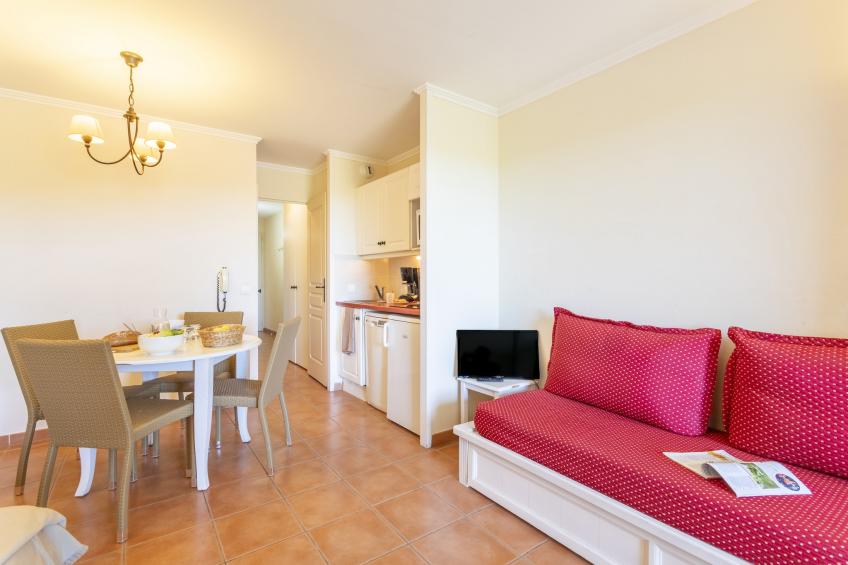 Pierre & Vacances Village Pont Royal en Provence Apartment 5 people - 1 bedroom - Balcony or terrace