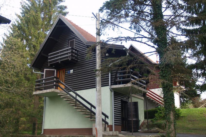 mit Terrasse, Grill und Garten