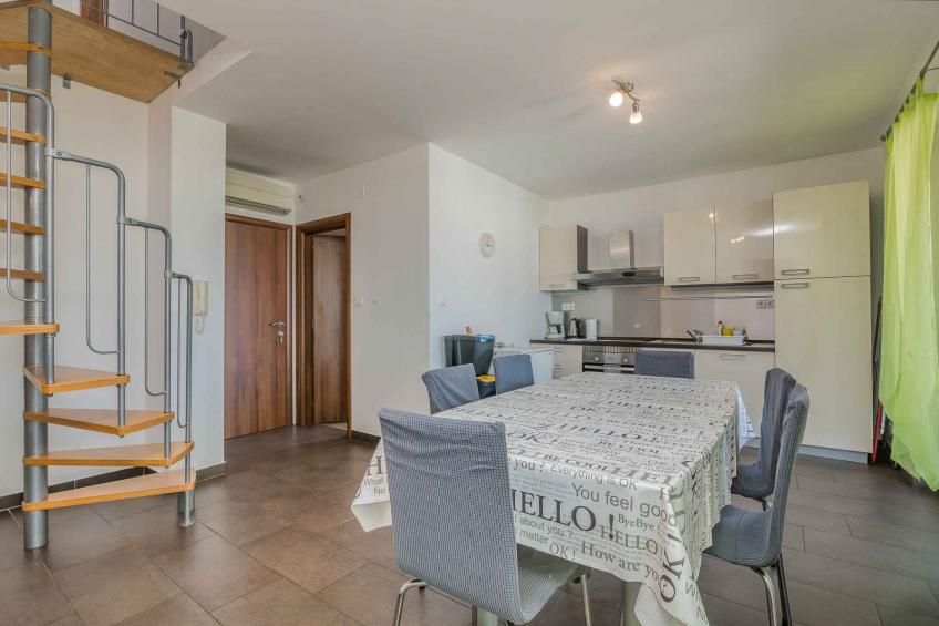 Vakantiewoning in het centrum van Njivice - BF-RR6CY - foto 10