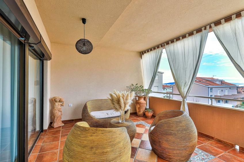 Charming Villa with Outdoor Pool, BBQ, and Sun Deck in Tranquil Kaštela Area - Five bedroom Villa - foto 22