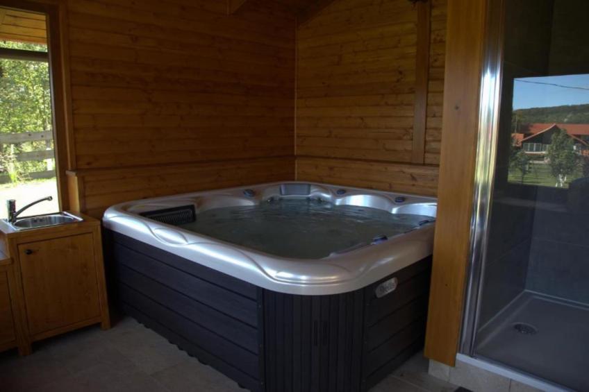 Brezova Poljana Lodge with Sauna and Hot-Tub - Five Bedroom Holiday Home - foto 36
