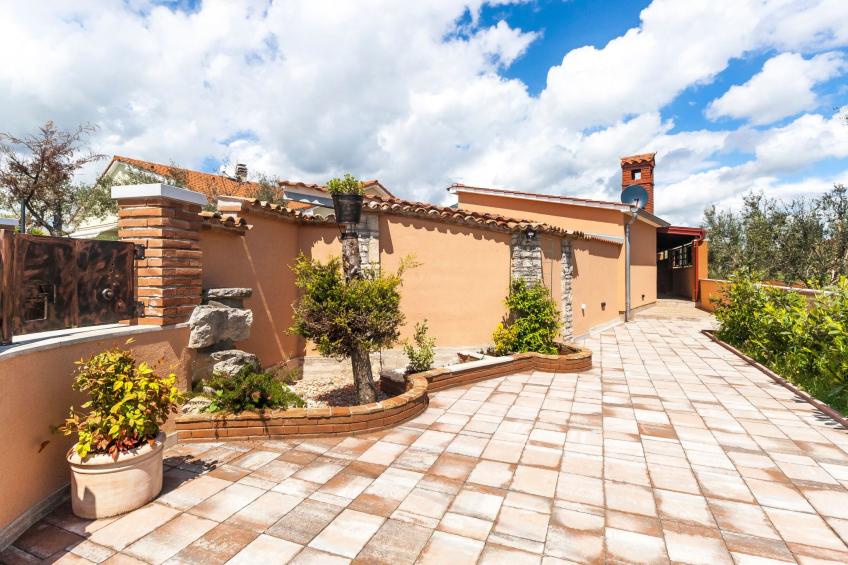 Haus im Industriestil Eni mit privatem Parkplatz - foto 3