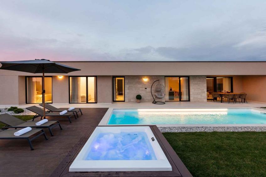 Villa met airconditioning en zwembad - BF-P6622