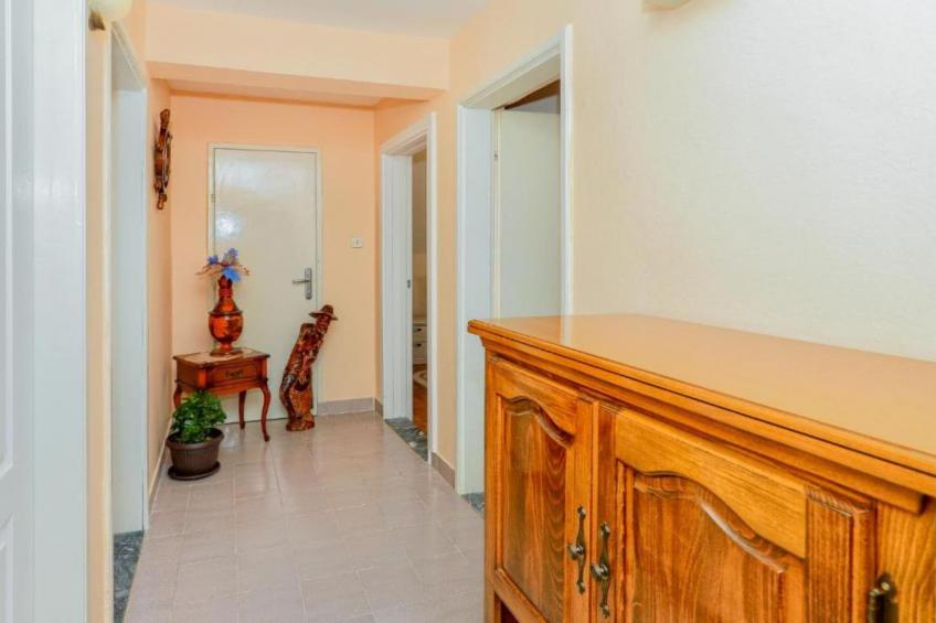 Charming Kotor Bay Retreat Just Steps from the Beach - Two Bedroom Apartment With Sea View - foto 2