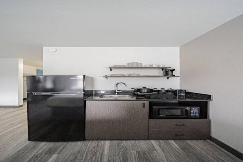 2 Queen Beds  Non-Smoking Kitchen - foto 20
