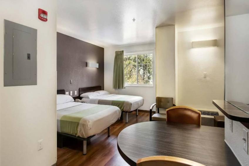 2 FULL BEDS  SMOKING - foto 14