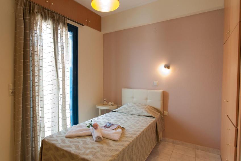 in Panormos mit kleinem Garten,Pool - foto 4