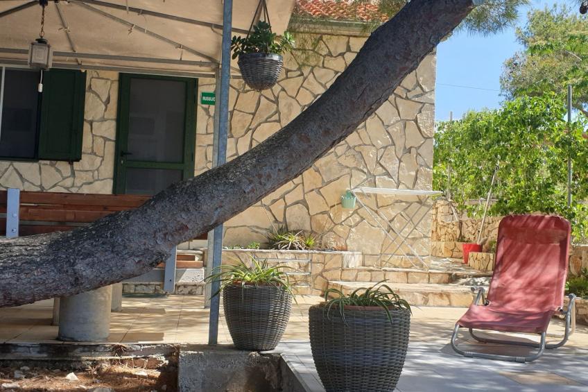 in Maslinica mit Großer Terrasse - foto 25