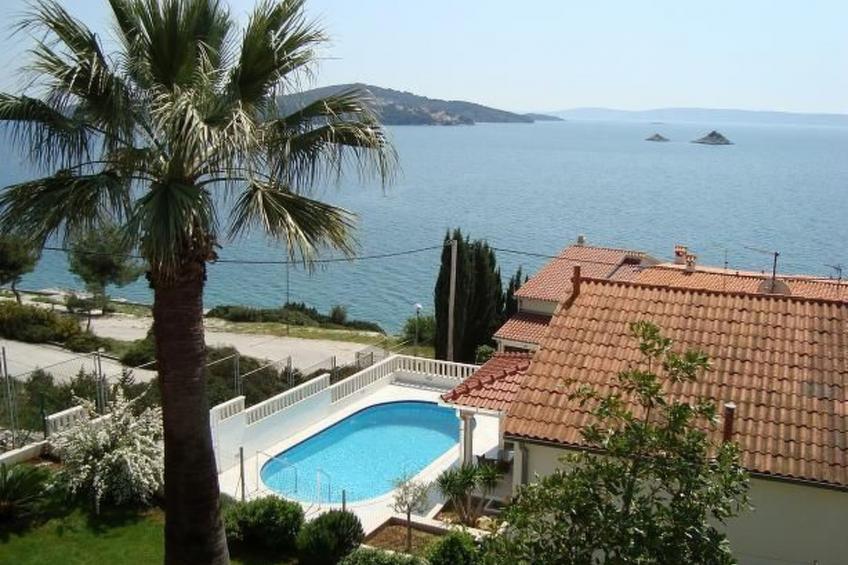 mit Terrasse, Pool und Strandzugang - foto 5