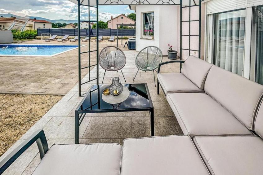 Ana mit Pool und Jacuzzi - foto 6