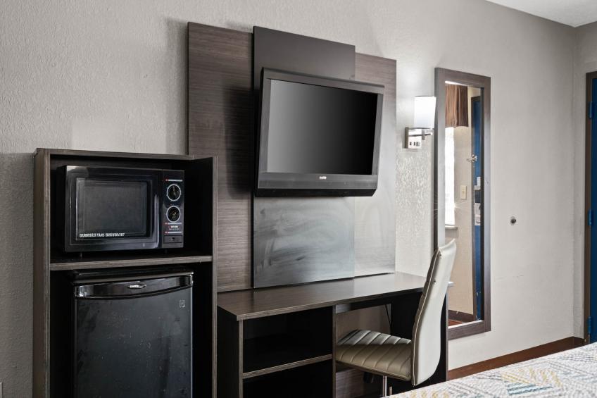 1 King Bed  Non-Smoking Micfridge - foto 5