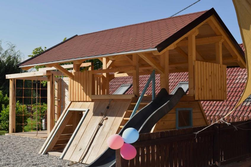 Zevnik Quiet Retreat with Stunning Views and Equestrian Activities - Triple Room with Private  Bathroom - foto 22