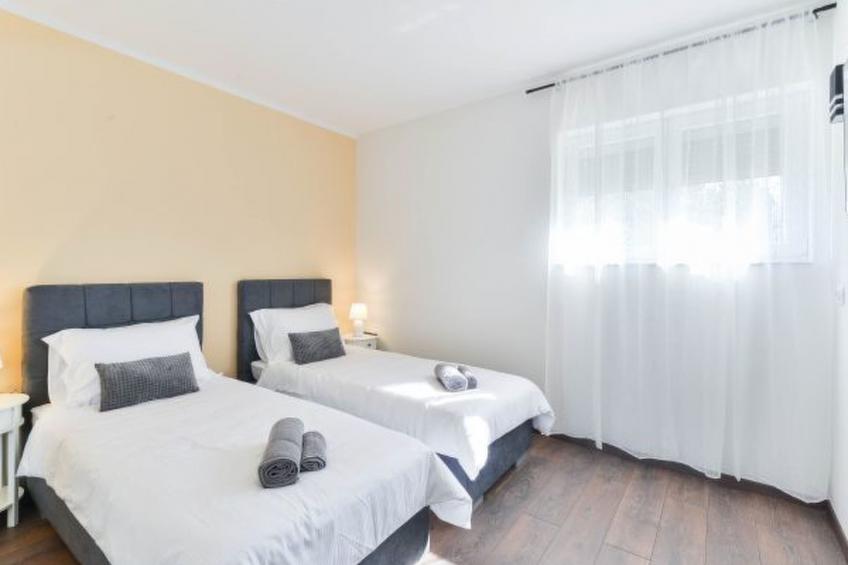 Apartment Holiday House Diana - foto 21