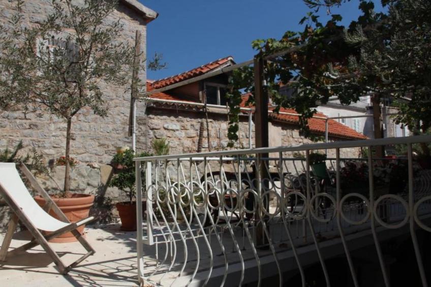 Quaint & Affordable Stay in Budva Traditional Stone House - Family Room 2 - foto 22
