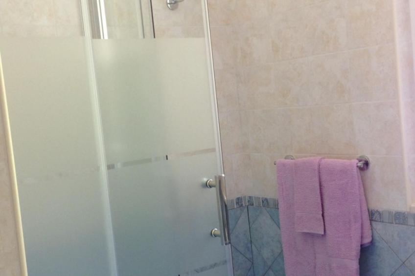 Villa zur alleinigen Nutzung mit 4 Wohnungen - foto 15