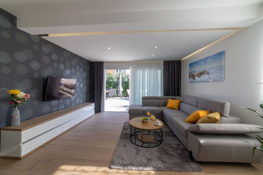 Luxury Kastela Villa with Heated Pool and Lounge Area - Four Bedroom Villa - foto 2