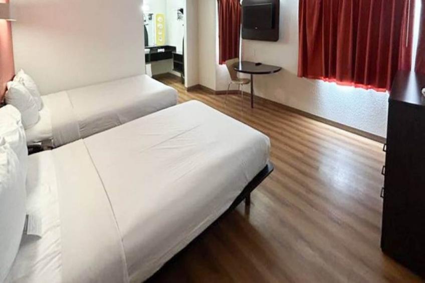 2 Queen Beds  Suite Non-Smoking Micfridge - foto 19