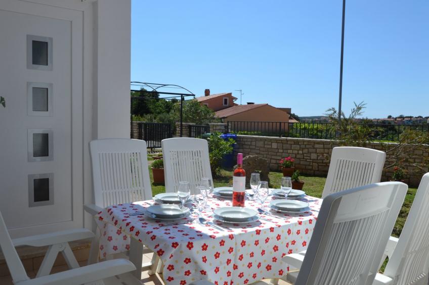 Helle Ferienwohnung in Vinkuran mit Garten, Grill und Terrasse - foto 10