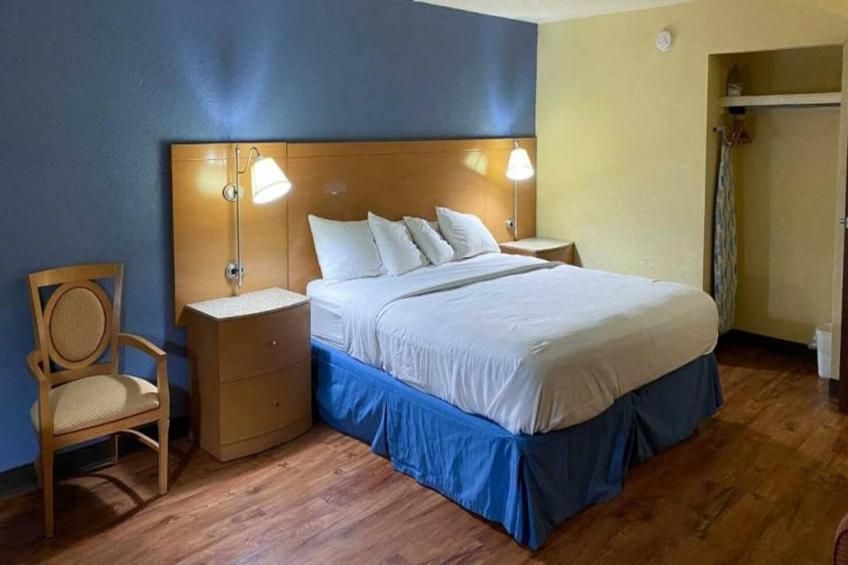 1 King Bed  Non-Smoking - foto 23