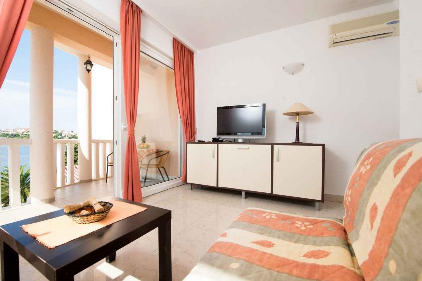 Vakantiewoning met balkon, zwembad en barbecue - VW-BCRHG - foto 21