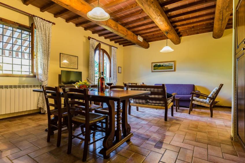 Anwesen mit Terrasse - foto 3