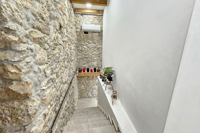 Steinhaus mit privatem Außenpool - foto 25