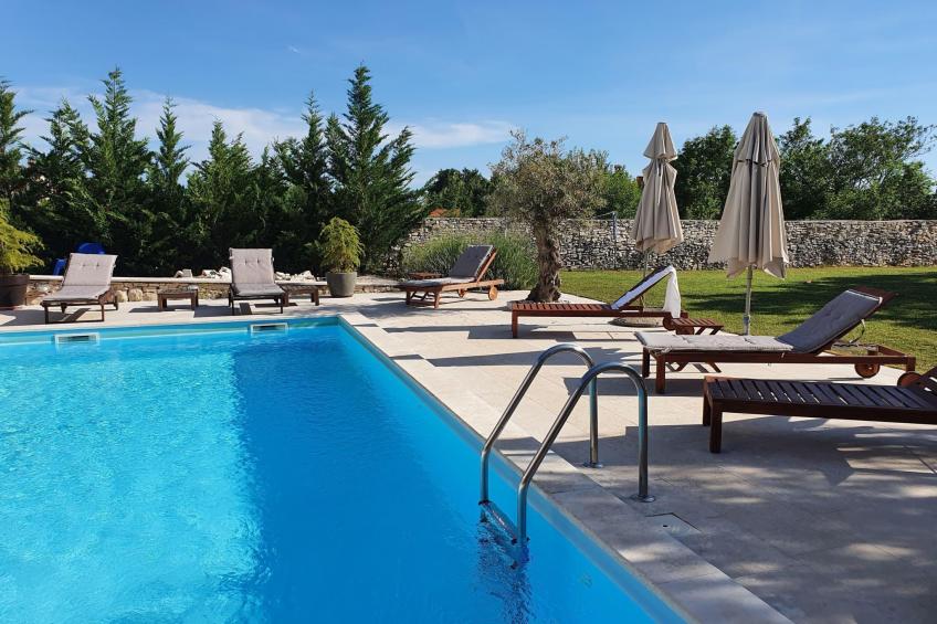 Charmante Villa Histra mit Pool und großem Garten - foto 7