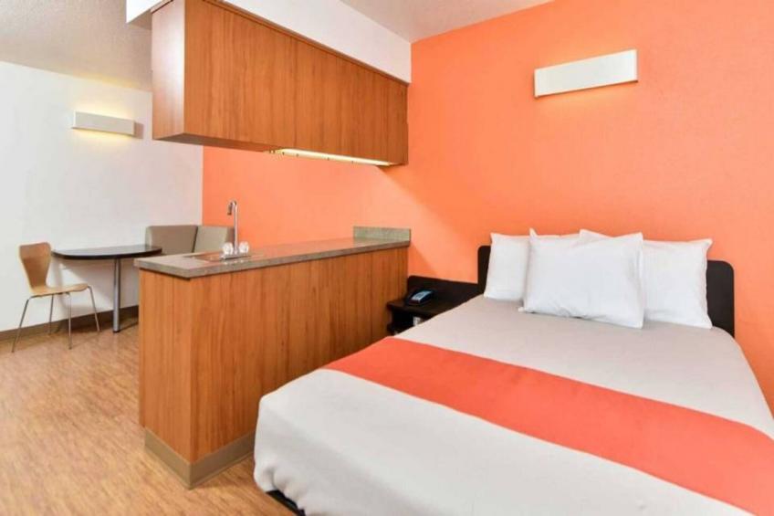 1 Queen Bed  Non-Smoking - foto 4