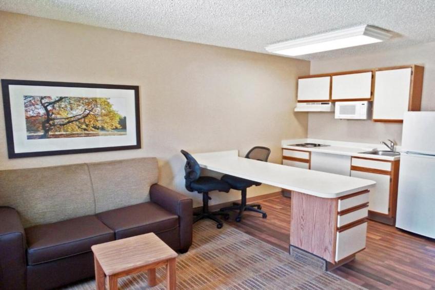 1 QUEEN BED | SUITE, NSMK, KITCHEN - foto 18