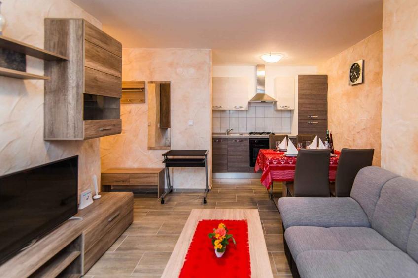 Vakantiewoning met terras en barbecue - BF-NRYGP