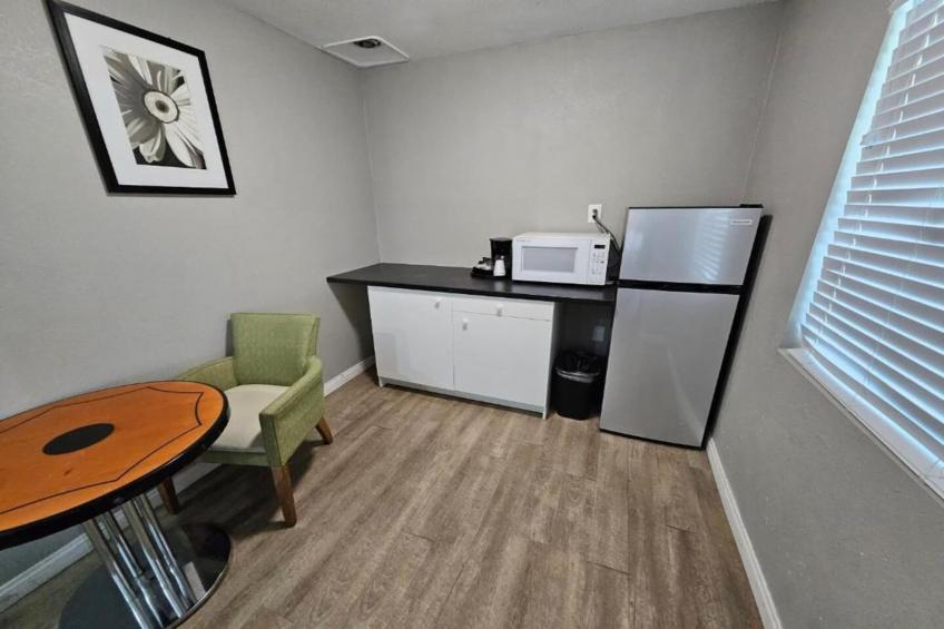 King Bed with Kitchenette Non-Smoking - foto 7