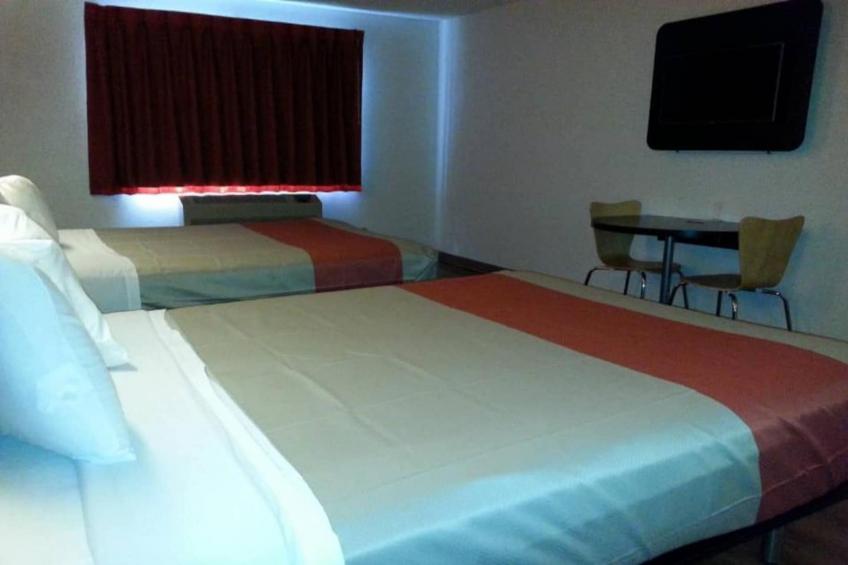 2 Queen Beds  Non-Smoking - foto 17