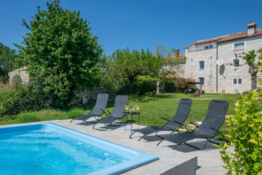 Typisch istrisches Ferienhaus mit Garten - foto 26