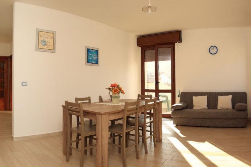 Anwesen mit Balkon - foto 3