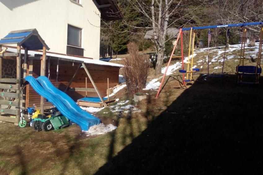 Comfortable Zreče Apartment with Playground and Private Parking, Ideal for Families - One Bedroom Apartment - foto 16