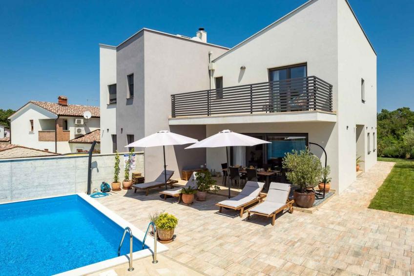 Villa met zwembad - BF-Y9YZR
