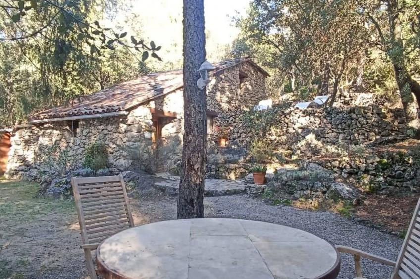 in Sillans-La-Cascade mit Garten