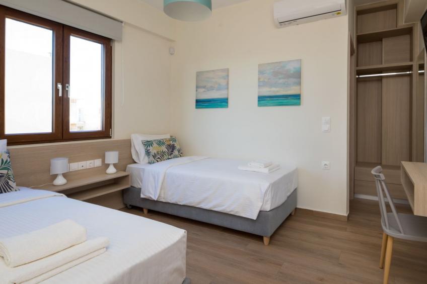 Haus in Agia Marina mit Außenpool - foto 27