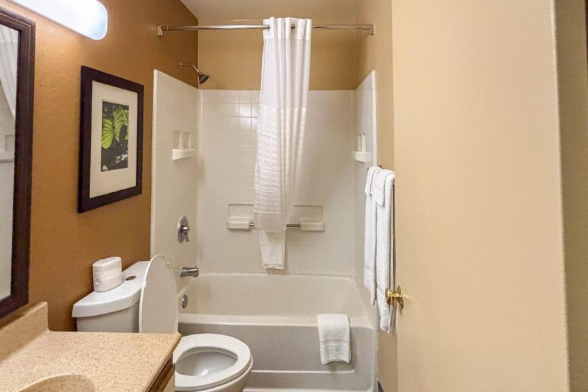 1 Queen Bed | Mob Acc Tub Ste Nsmk Sb Micfri - foto 28